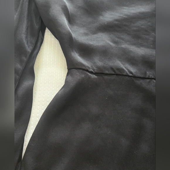 Zara Elegant Black One-Shoulder Blouse - Picture 3 of 10